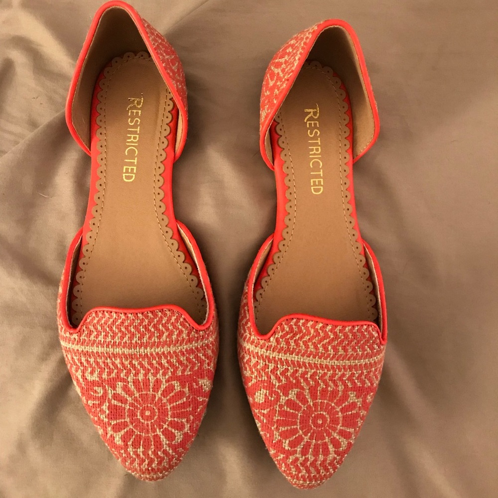 RESTRICTED BRAND FLATS